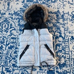 Women’s Eddie Bauer down vest